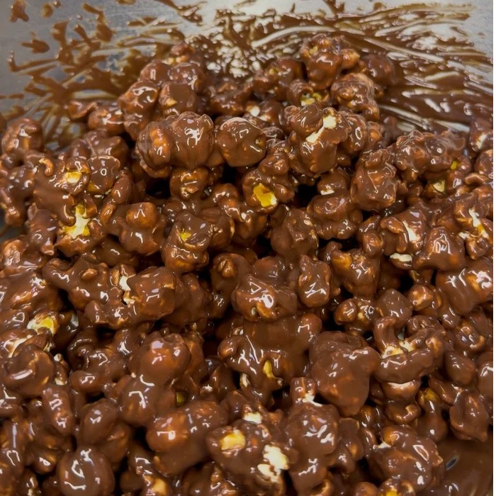 Pipoca Gourmet de chocolate sem leite, Grão Confeitaria Saudável